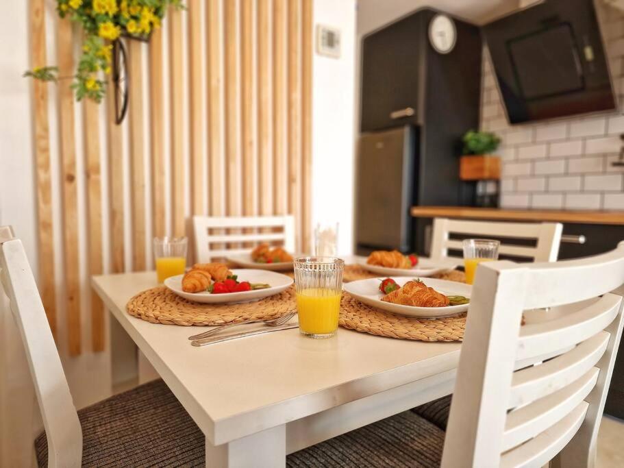 Ferienwohnung Acogedor Piso Con Terraza Y Parking! Benalmádena Exterior foto