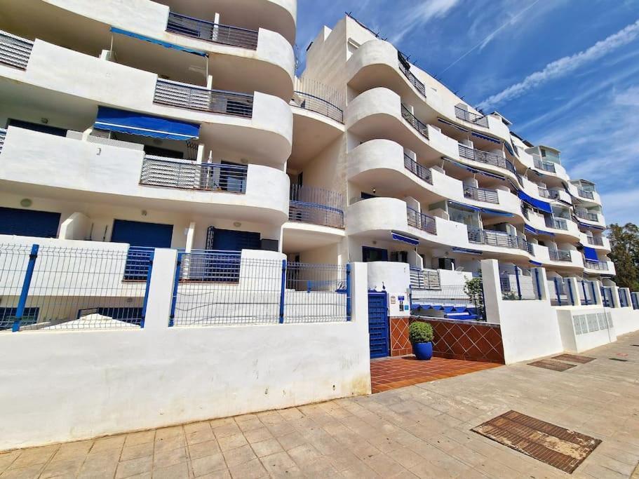 Ferienwohnung Acogedor Piso Con Terraza Y Parking! Benalmádena Exterior foto